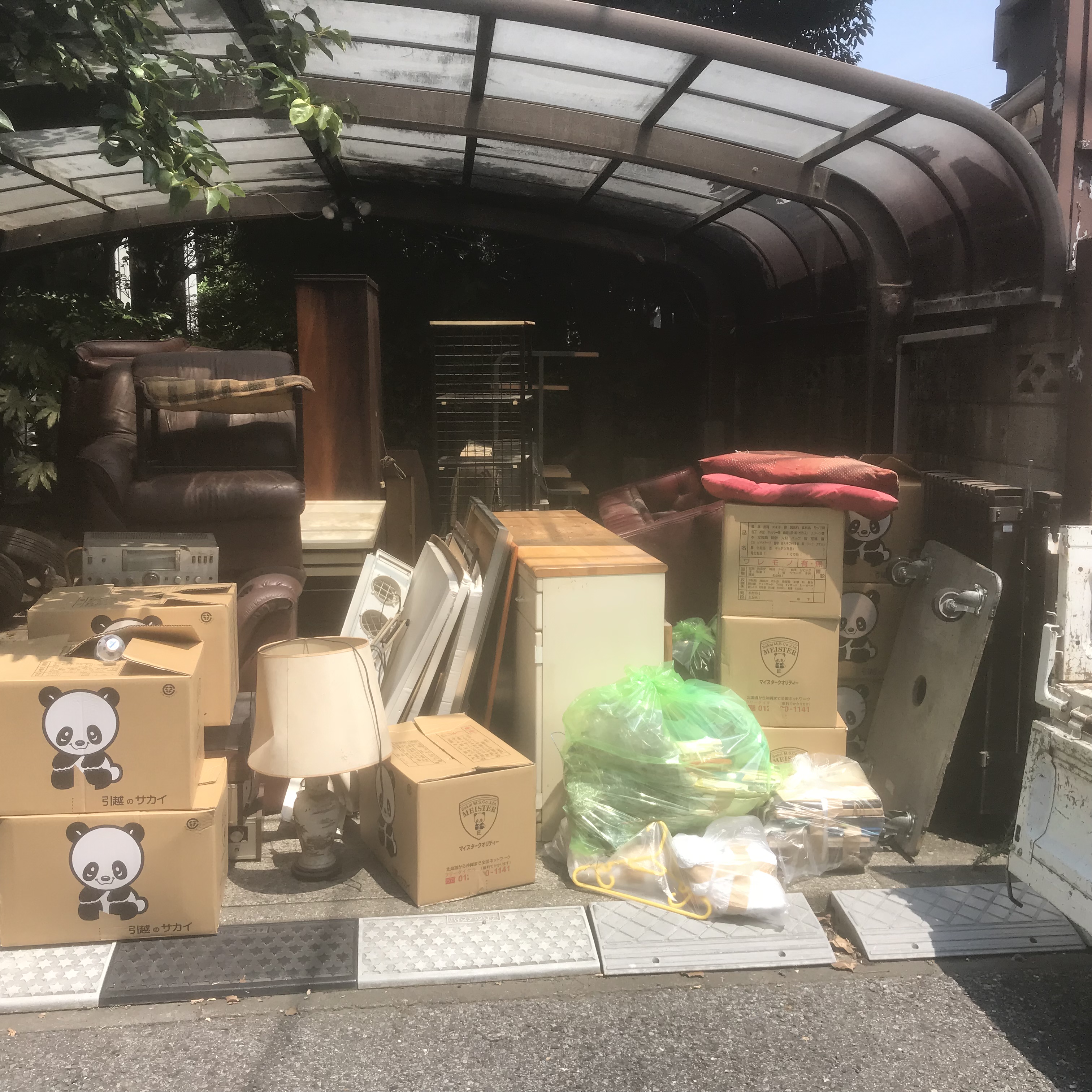 埼玉県新座市 一戸建ての家具、家電、不要品の片付けと回収