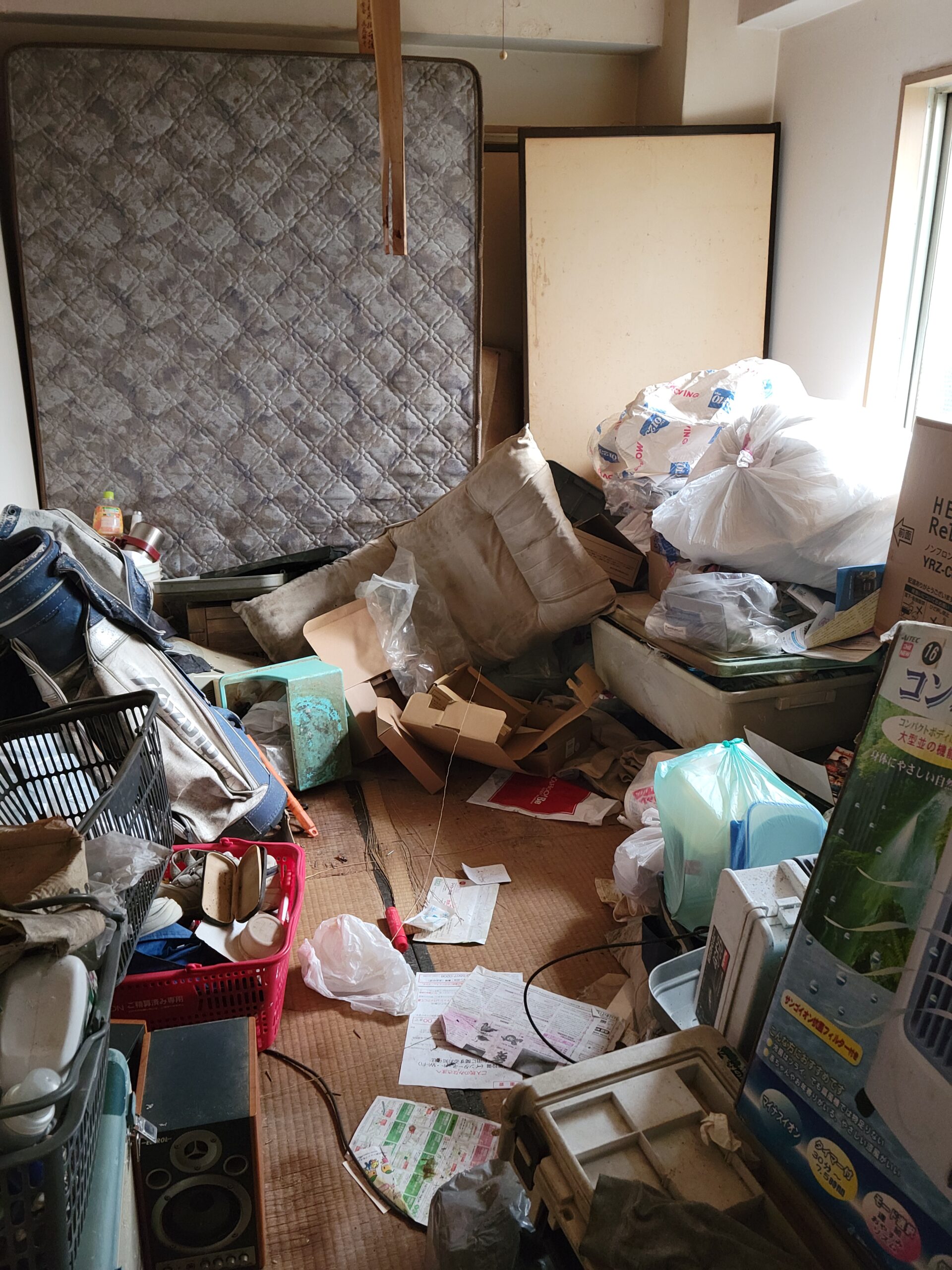 東京都府中市 ゴミ屋敷の片付けと不用品回収